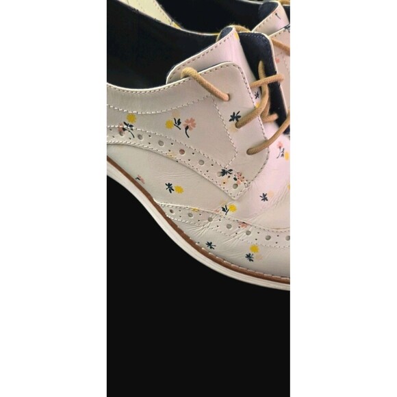 Cole Haan Leather Oxfords  Grand White Wingtip  Floral Print Women’s Size 6B - Picture 2 of 11
